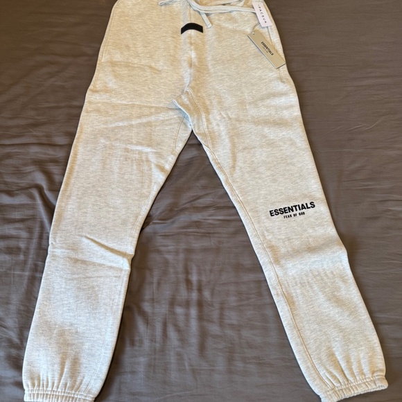Essentials Fear of God - S22 Sweatpants - Light Oatmeal - All Size - Picture 2 of 7